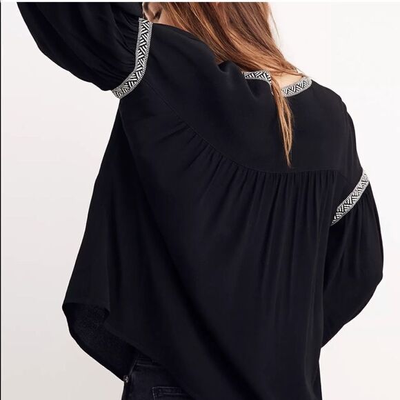 Madewell Black Embroidered Blouson-Sleeve Peasant Tassel Top - Picture 2 of 10